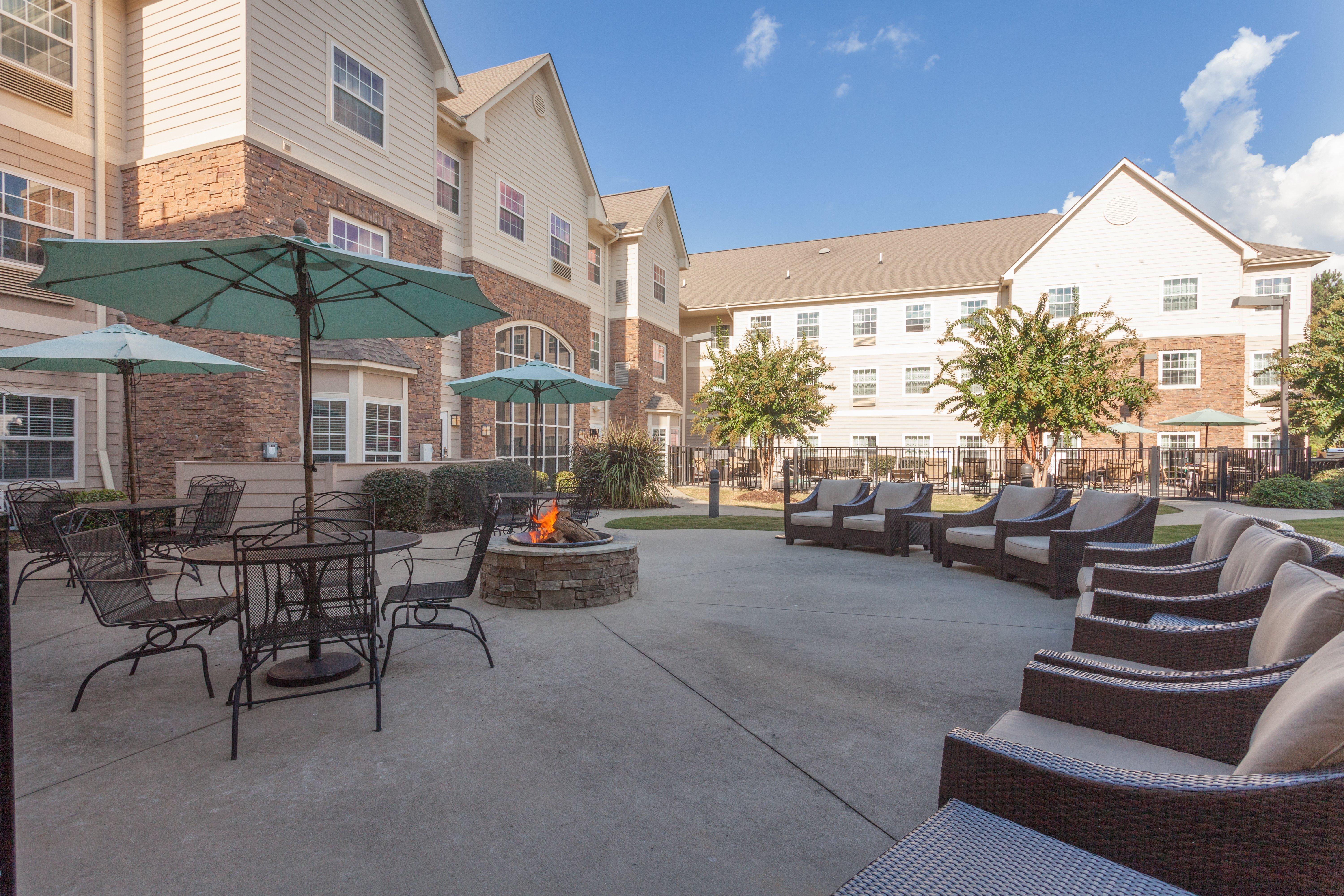 Hilton Greenville Exterior foto
